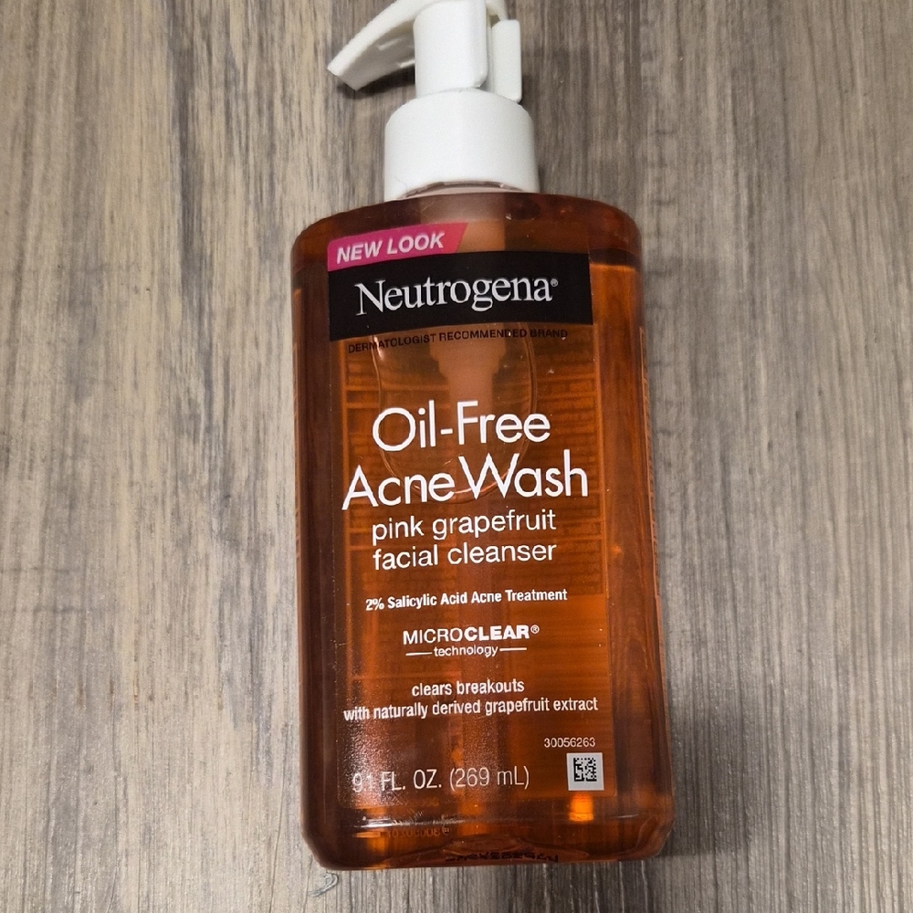 Oil-Free Acne Wash with Pink Grapefruit